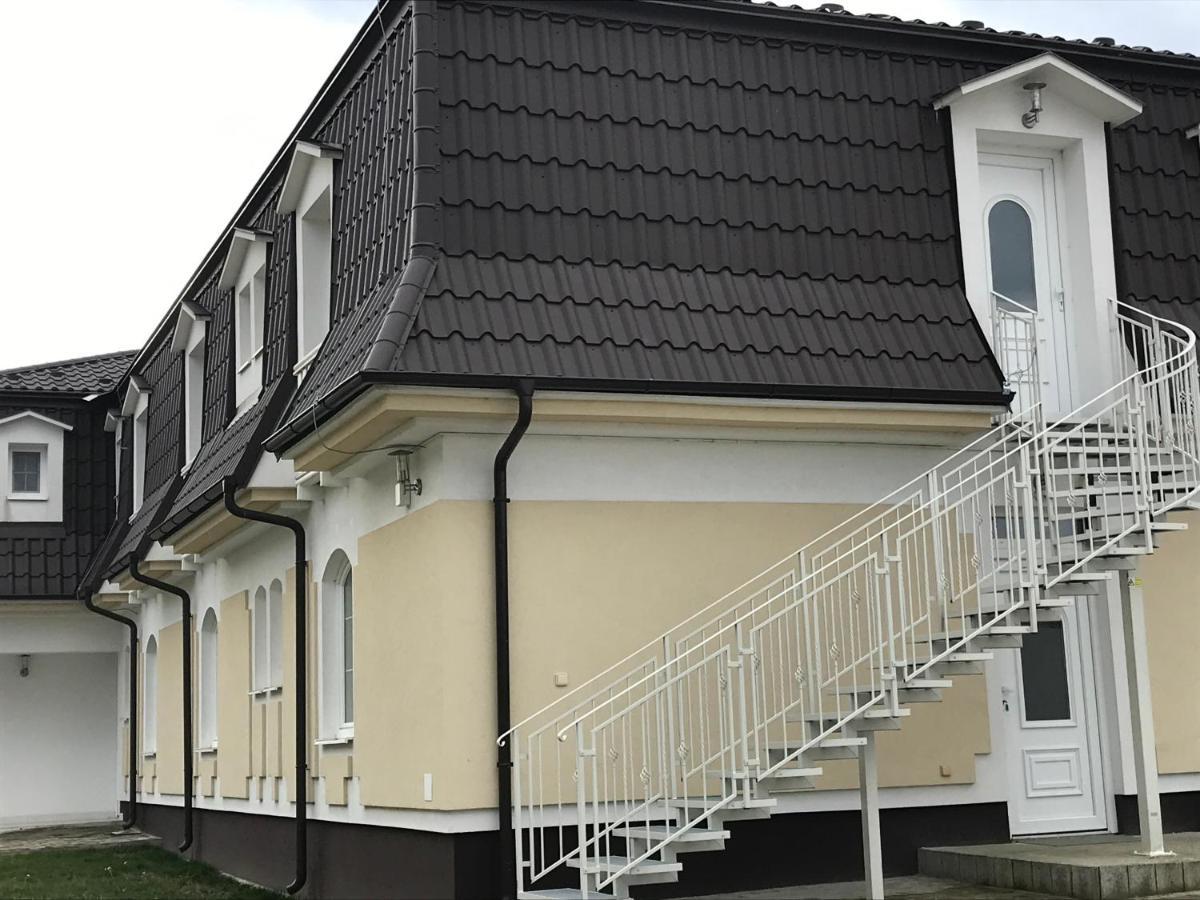 Penzion Aniko Diakovce-Sala Extérieur photo
